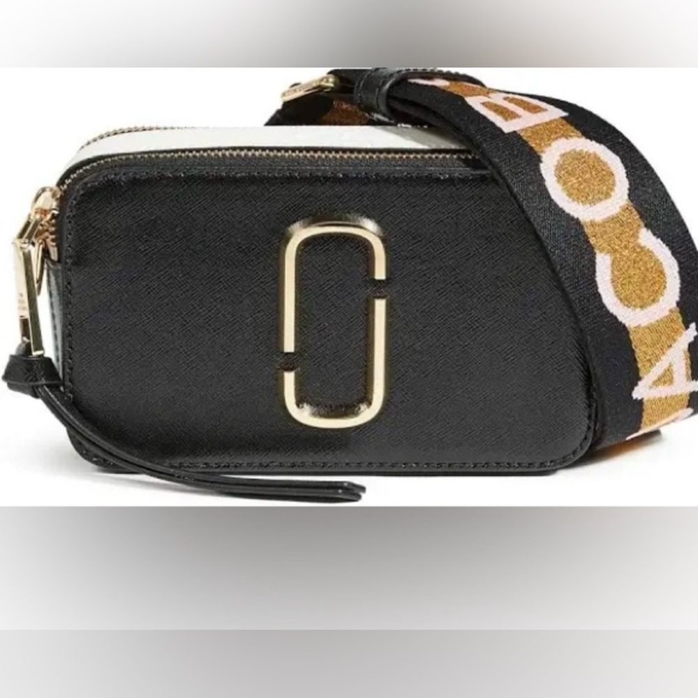 Marc Jacobs Black and Gold snapshot bag.